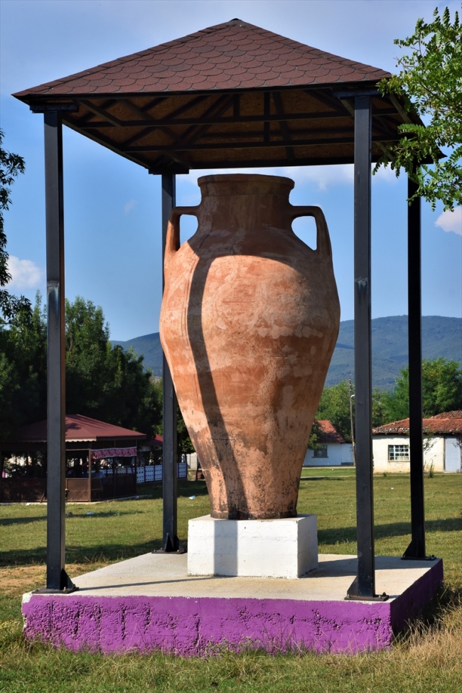 Köylüler 135 yıldır toprağı sanata dönüştürüyor