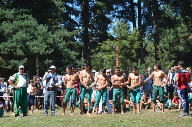 Karakucak Güreşleri 19 yıl aradan sonra yeniden yapıldı