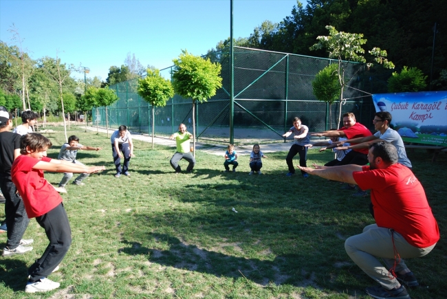 Kampçılar ve doğaseverler Karagöl'e akın ediyor