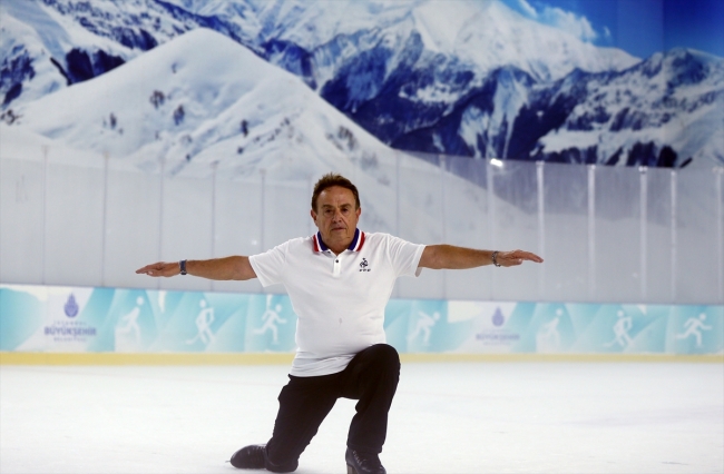 İlerleyen yaşı buz pateni tutkusunu engellemiyor