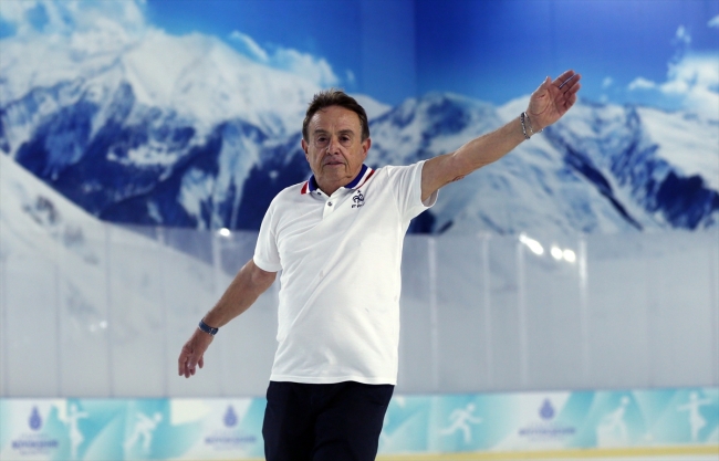 İlerleyen yaşı buz pateni tutkusunu engellemiyor