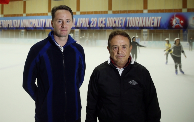 İlerleyen yaşı buz pateni tutkusunu engellemiyor