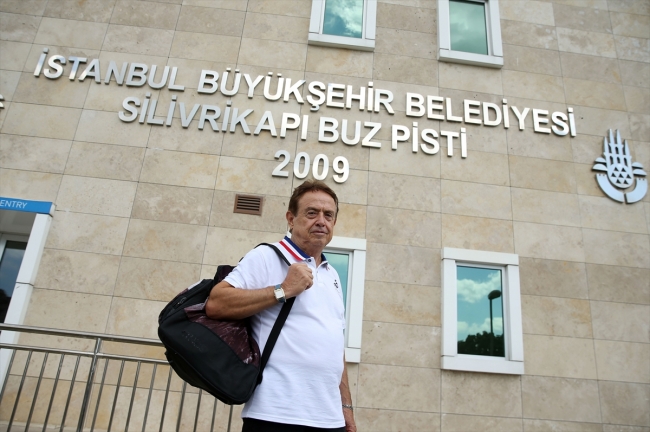 İlerleyen yaşı buz pateni tutkusunu engellemiyor