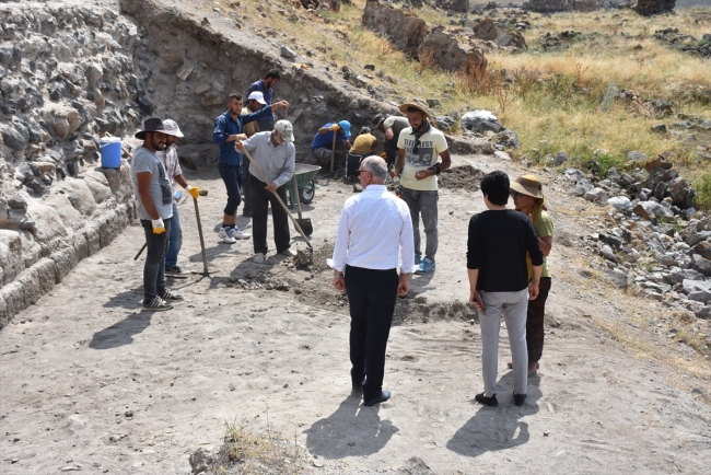 Ani Örenyeri'nin tarihi zenginlikleri ortaya çıkarılıyor