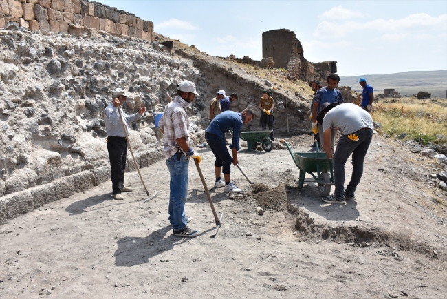 Ani Örenyeri'nin tarihi zenginlikleri ortaya çıkarılıyor