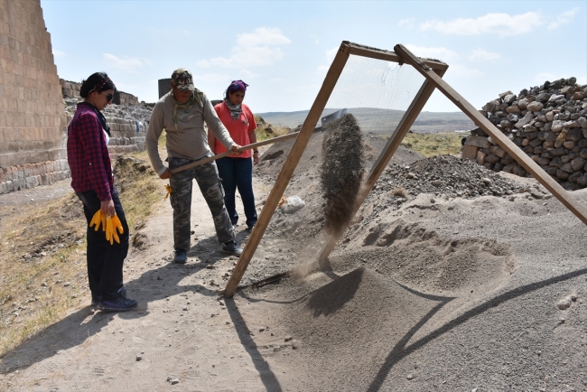 Ani Örenyeri'nin tarihi zenginlikleri ortaya çıkarılıyor
