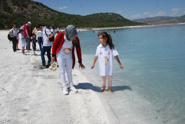 Gizemli çocuklar Salda Gölü'nde