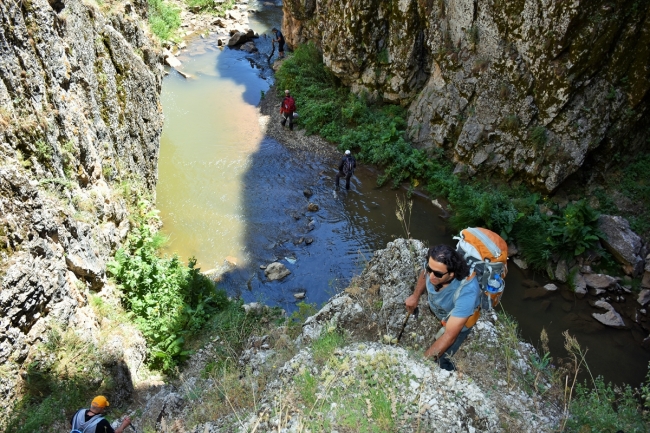 El değmemiş doğasıyla öne çıkan Kunav Mağarası ziyarete açıldı