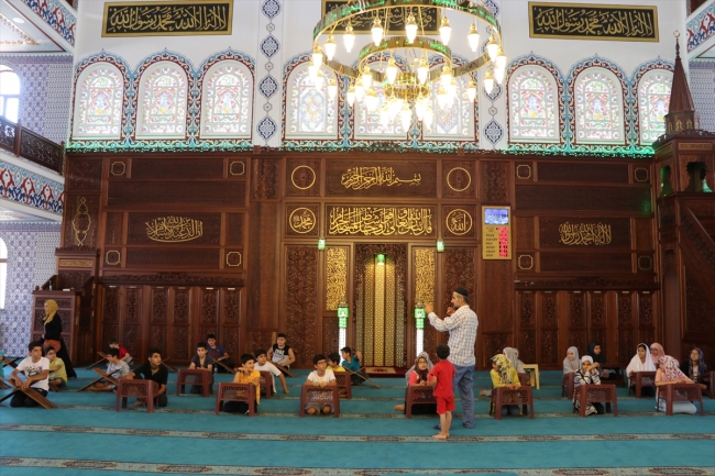 Batman'da kur'an kursu öğrencileri bilgilerini yarıştırdı