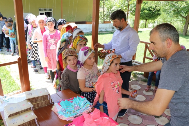 İmam atandığı köyü yeniledi