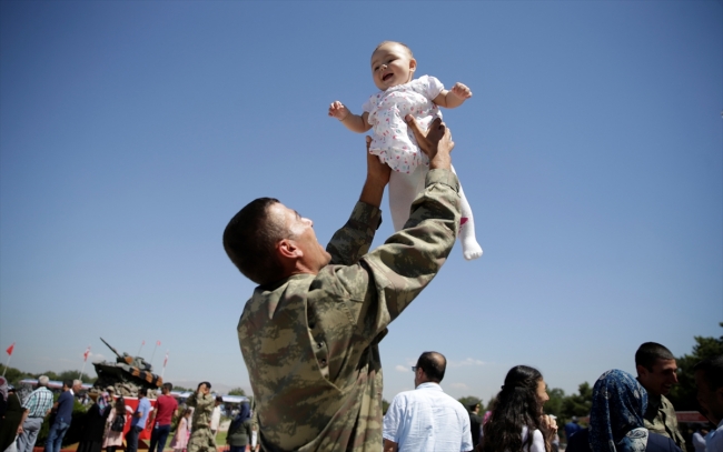Zırhlı Birlikler'de yemin töreni