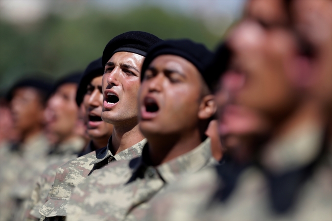 Zırhlı Birlikler'de yemin töreni