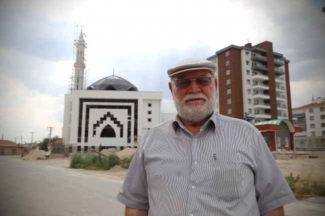 Alman yöneticisinden etkilenerek memleketinde 8 cami yaptırdı