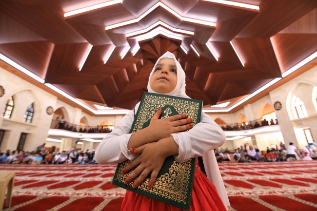 Malatya'da yaz Kur'an kursu öğrencilerin ilahileriyle tamamlandı