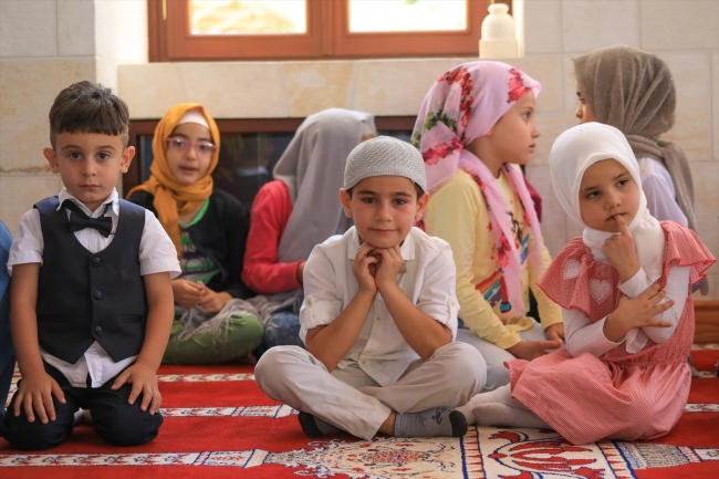 Malatya'da yaz Kur'an kursu öğrencilerin ilahileriyle tamamlandı