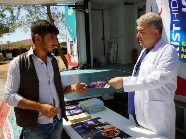 İzmir'de kurban pazarlarına 'sağlıklı yaşam standı'