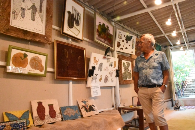 Toplu iğneleri sanata dönüştürüyor