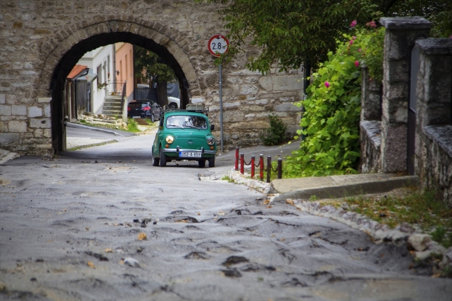Günümüzün Evliya Çelebisi yoldaşı Fiço'yla dünyayı turluyor
