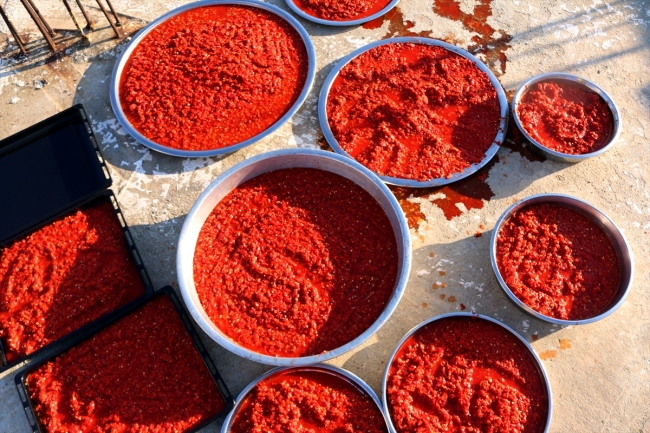 Hatay'da ev kadınları kış hazırlıklarına başladı