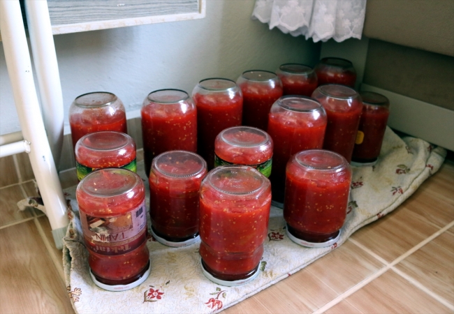 Hatay'da ev kadınları kış hazırlıklarına başladı