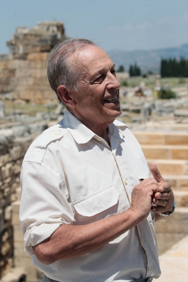 İtalyan arkeolog 40 yıl çalıştığı Hierapolis'e veda ediyor