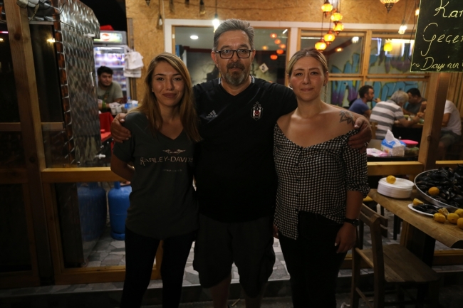 Düzceli kız kardeşlerin kokoreç mesaisi