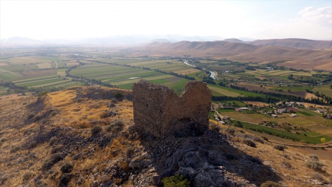 Roma dönemine ait Elbistan Kızkalesi turizme katkı sağlayacak