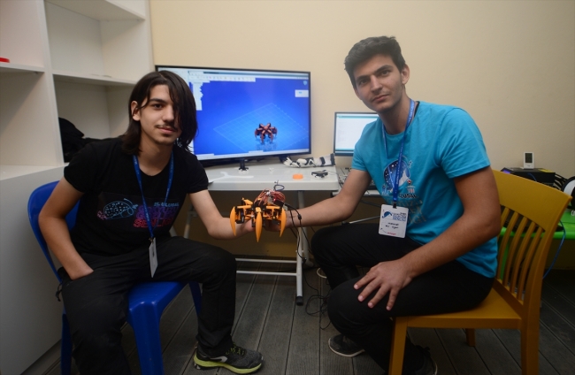 17 yaşındaki gencin bilim sevdası