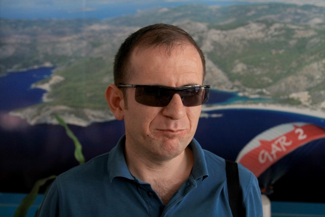 Görme engelli öğretmenin bungee jumping heyecanı