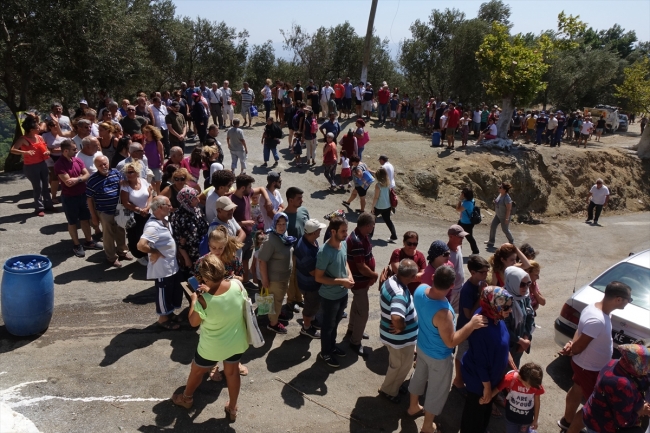 Edremit'te geleneksel Sarıkız Hayrı yapıldı