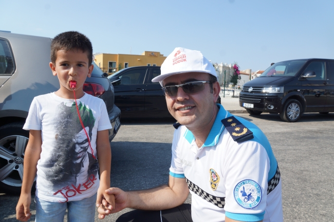 Çeşme'nin bayram trafiği Beyaz Kırlangıçlar'a emanet