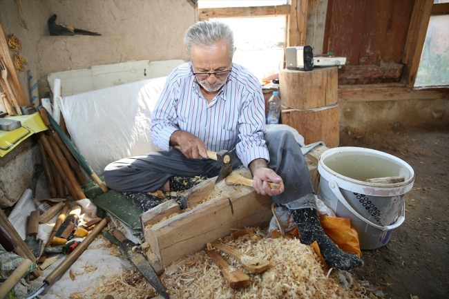 Babasından devraldığı 'şimşir kaşık' yapımını 60 yıldır sürdürüyor