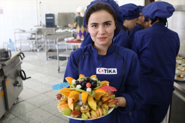 TİKA'dan Tacikistan'da turizm eğitimi