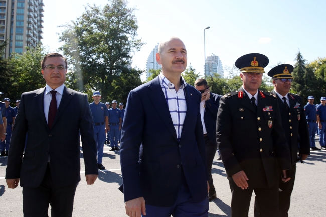 İçişleri Bakanı Soylu jandarma personeliyle bayramlaştı