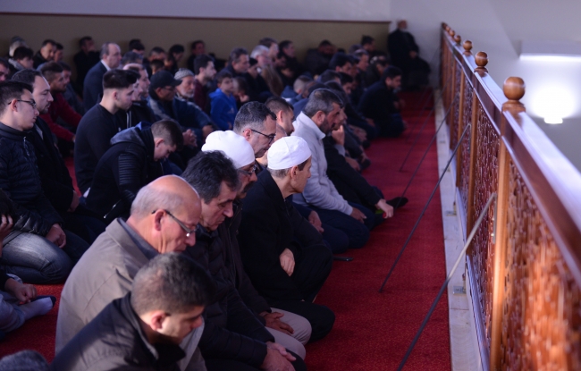 İslam dünyası bayram namazında buluştu