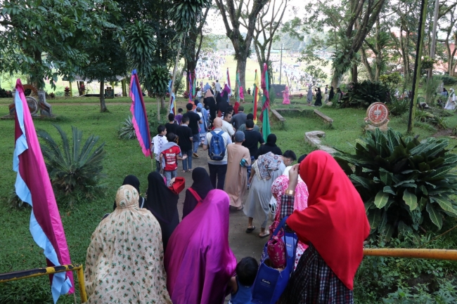 İslam dünyası bayram namazında buluştu