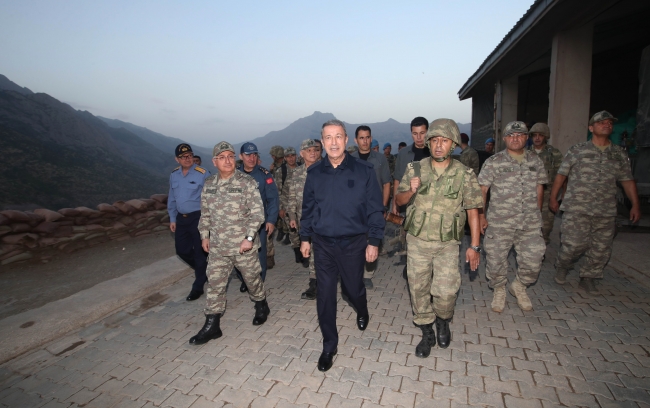 Bakan Akar: Önümüzdeki günlerde terörü mutlaka sona erdireceğiz