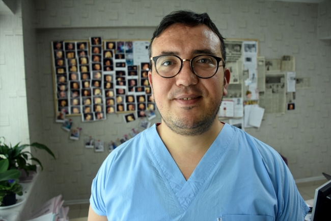 Ultrason fotoğraflarından koleksiyon yaptı