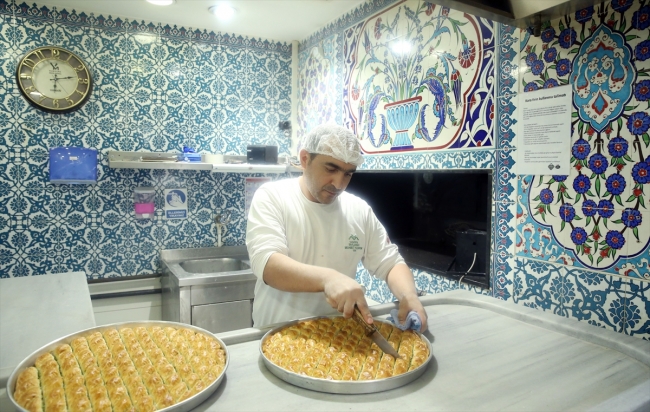 Kurban Bayramı'nda baklava üretimi katlandı
