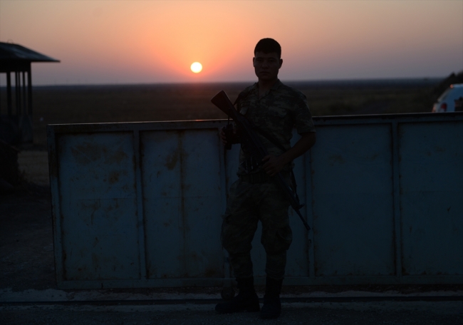 "Sınır Kartalları" bayrama görev başında girdi