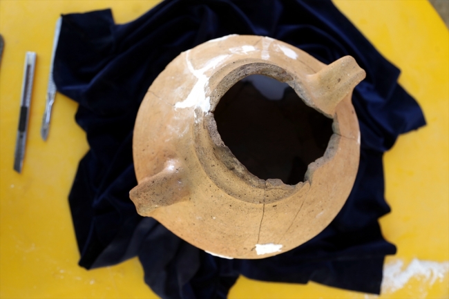 Karahüyük'te 3 bin yıllık "urne" mezar bulundu