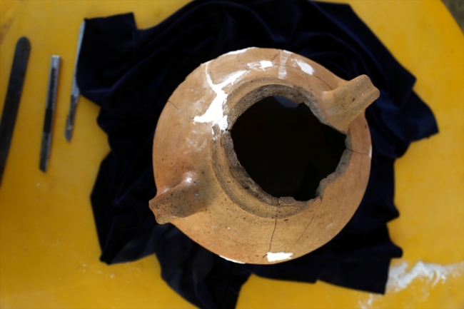 Karahüyük'te 3 bin yıllık "urne" mezar bulundu