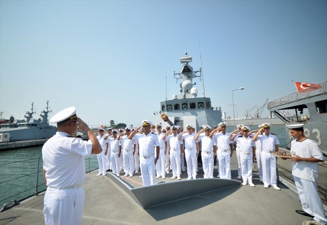 Bahriyeliler bayramda da mavi sularda nöbette