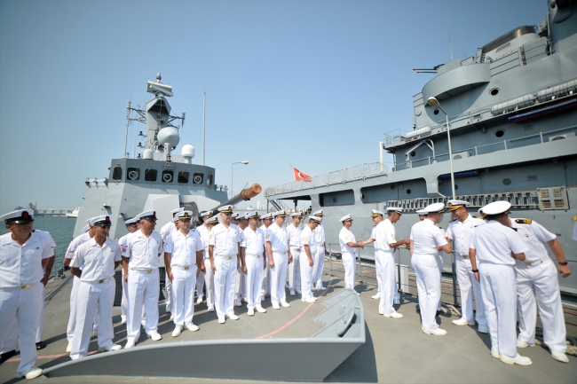 Bahriyeliler bayramda da mavi sularda nöbette