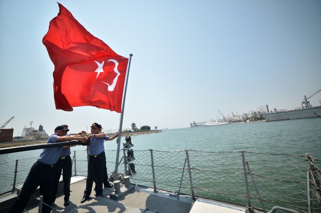 Bahriyeliler bayramda da mavi sularda nöbette