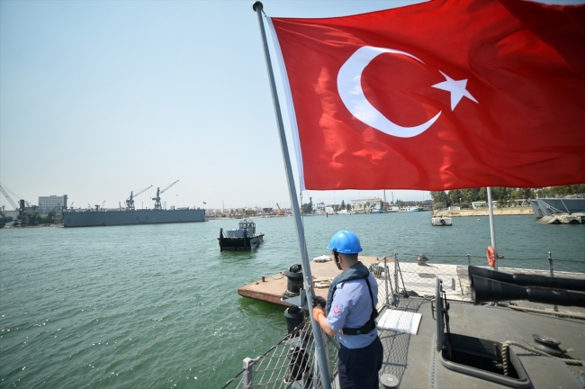 Bahriyeliler bayramda da mavi sularda nöbette