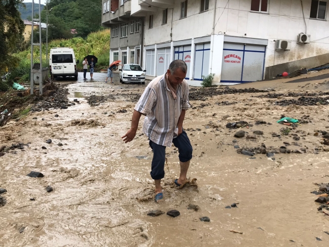 Trabzon'da şiddetli yağış ve heyelan