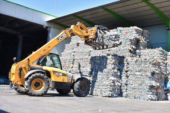 "Atık avcıları" temiz bir dünya için gece gündüz çalışıyor