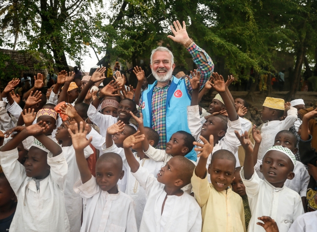 TDV gönüllüleri Zanzibar'da ilahilerle karşılandı