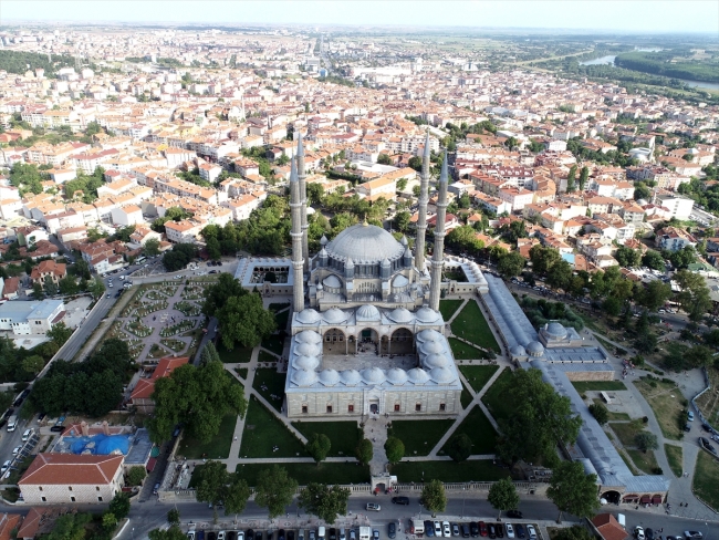 Selimiye Camii bayramda ilgi odağı oldu